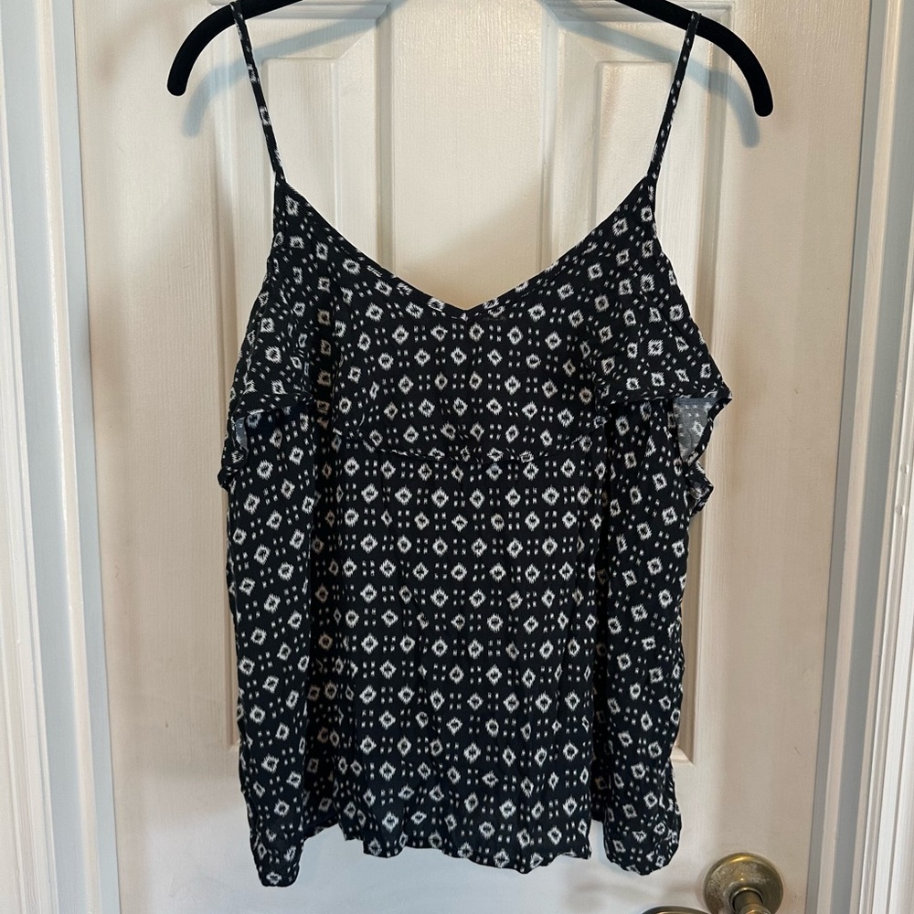 Black & White GAP Women’s Tank